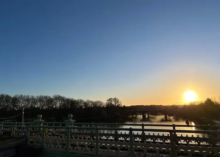Gorgeous 1 Bed Flat Near Richmond Bridge.