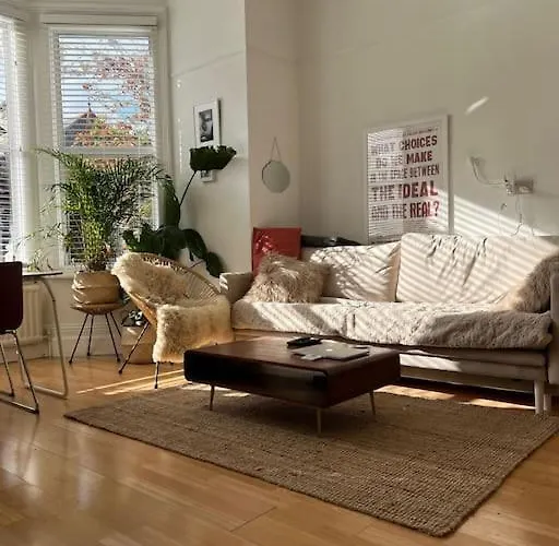 Gorgeous 1 Bed Flat Near Richmond Bridge.