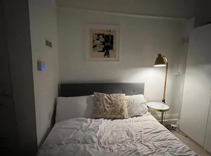 Gorgeous 1 Bed Flat Near Richmond Bridge.