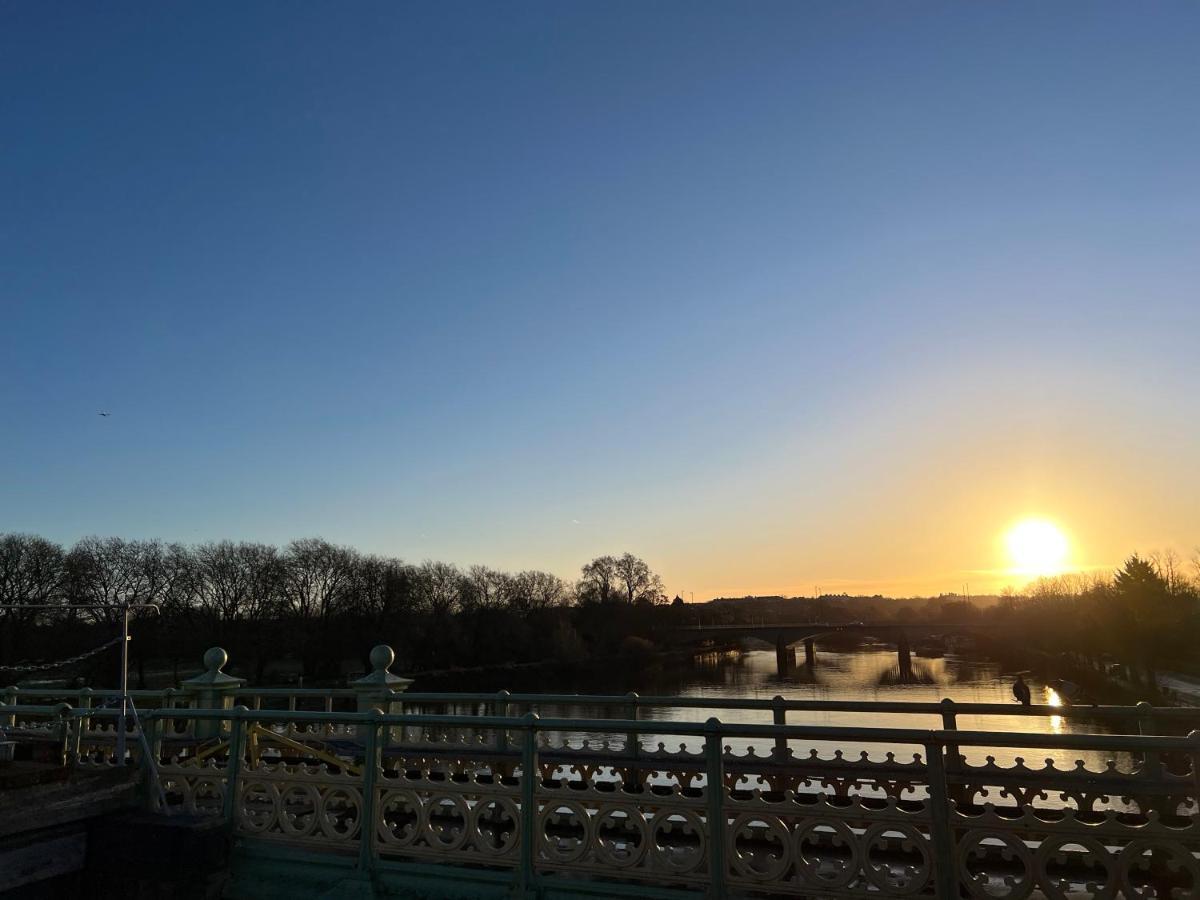Gorgeous 1 Bed Flat Near Richmond Bridge.
