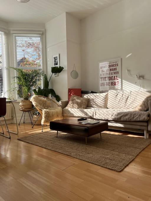 Gorgeous 1 Bed Flat Near Richmond Bridge. Richmond (Greater London)